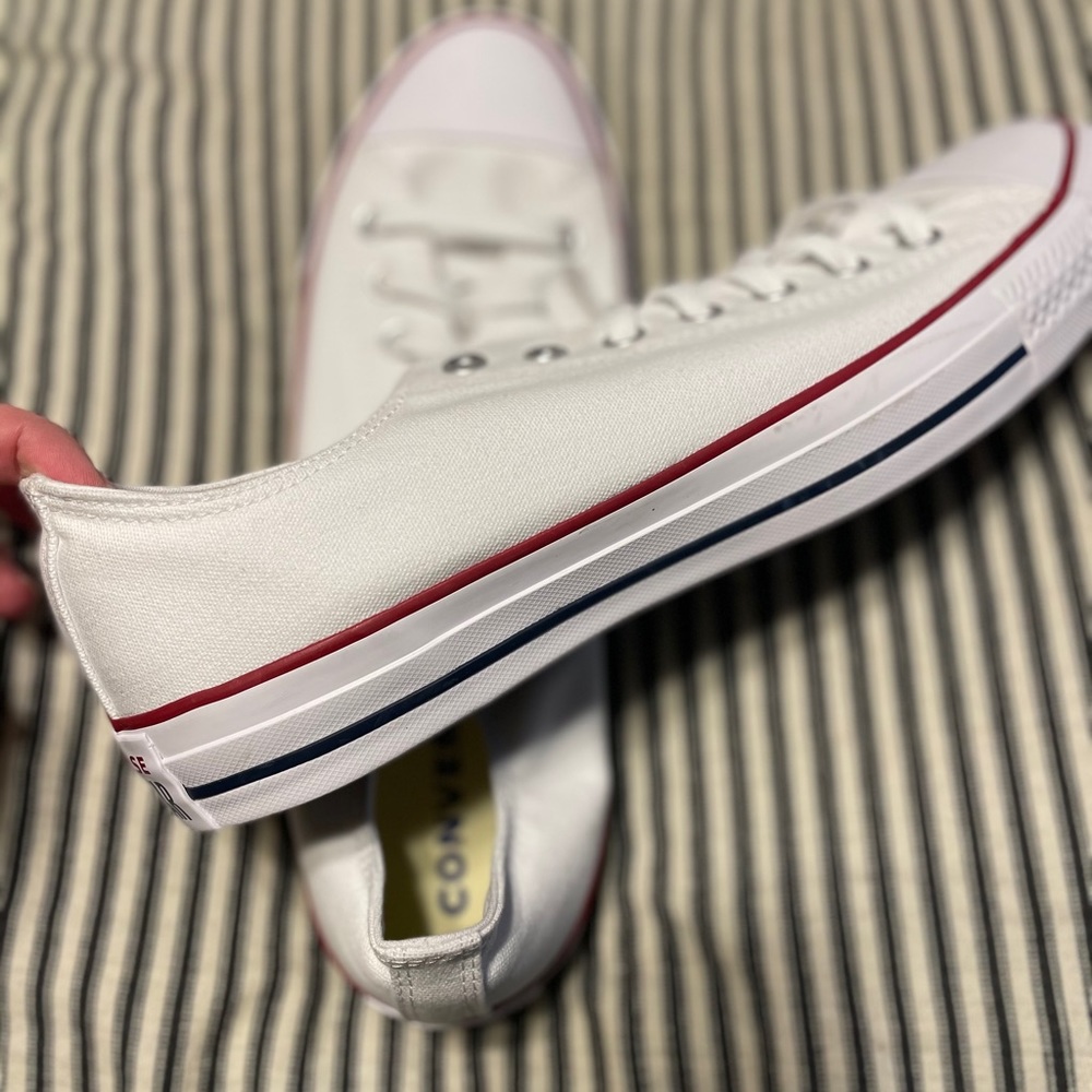 Men’s White low top converse